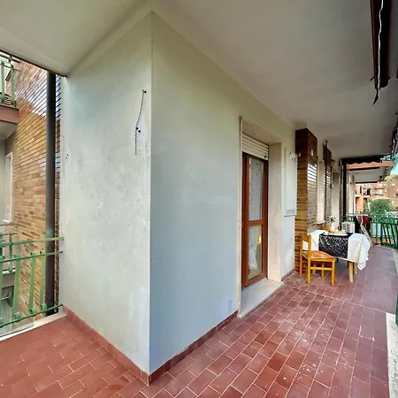 Apartment 800m From The Sea, With Balcony And Wifi Pietra Ligure