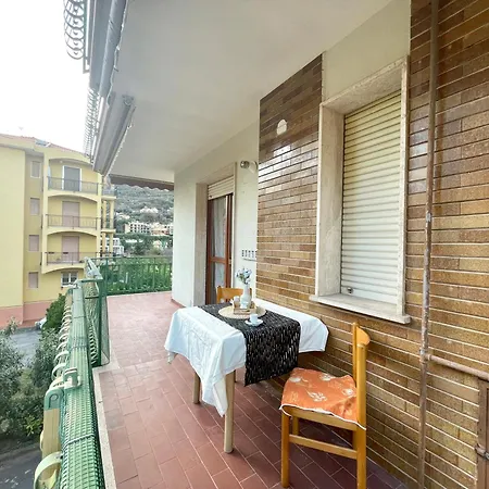 800m From The Sea, With Balcony And Wifi * Pietra Ligure