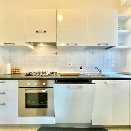 800m From The Sea, With Balcony And Wifi Apartment *