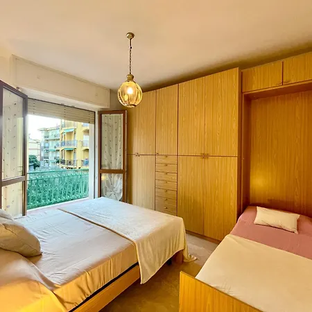 800m From The Sea, With Balcony And Wifi