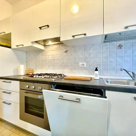 800m From The Sea, With Balcony And Wifi * Pietra Ligure