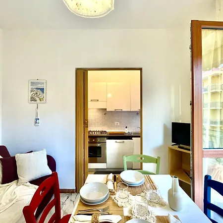 Διαμέρισμα 800m From The Sea, With Balcony And Wifi